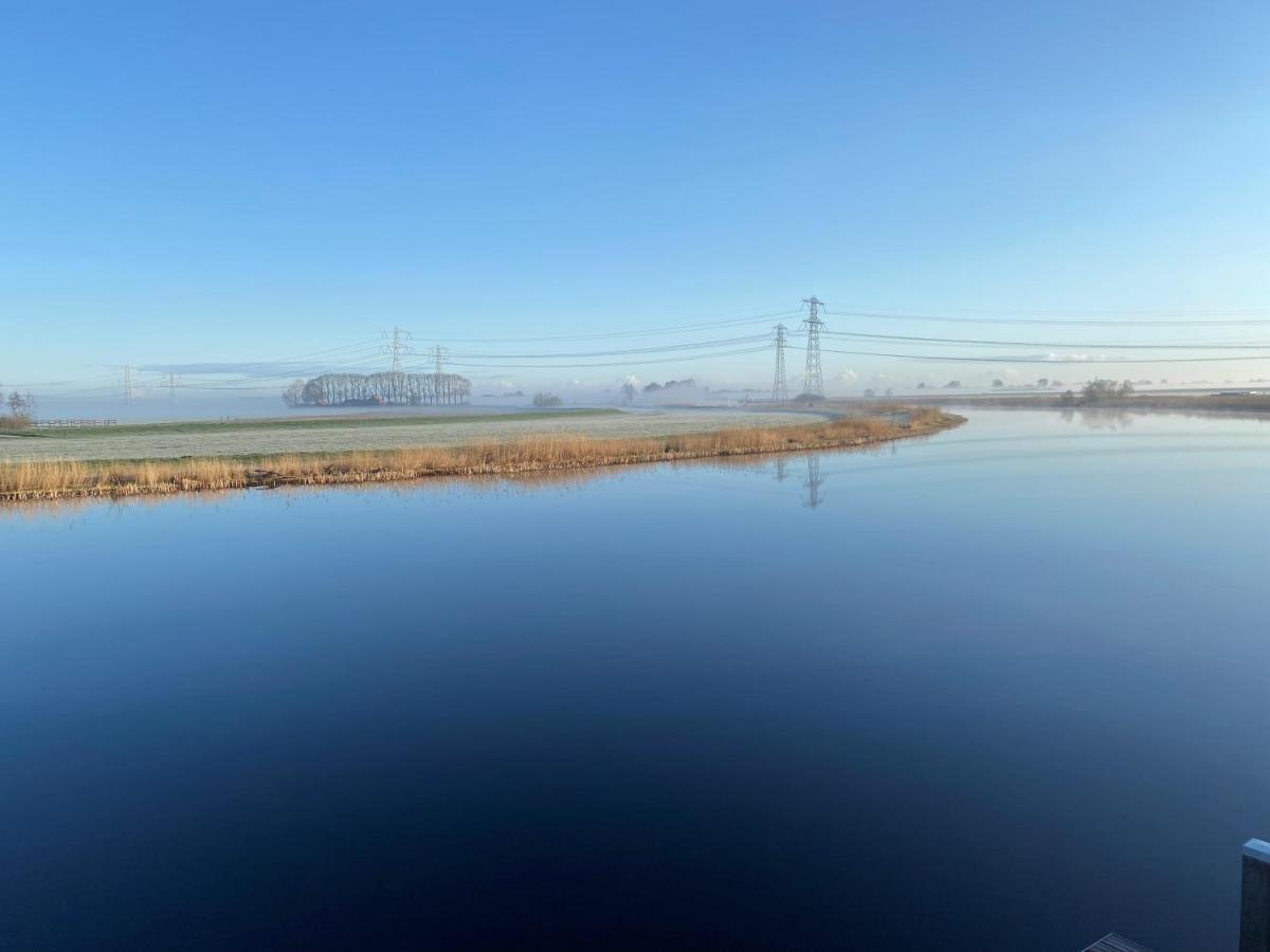 B&B Ganzendiep Aan Het Water Grafhorst Luaran gambar