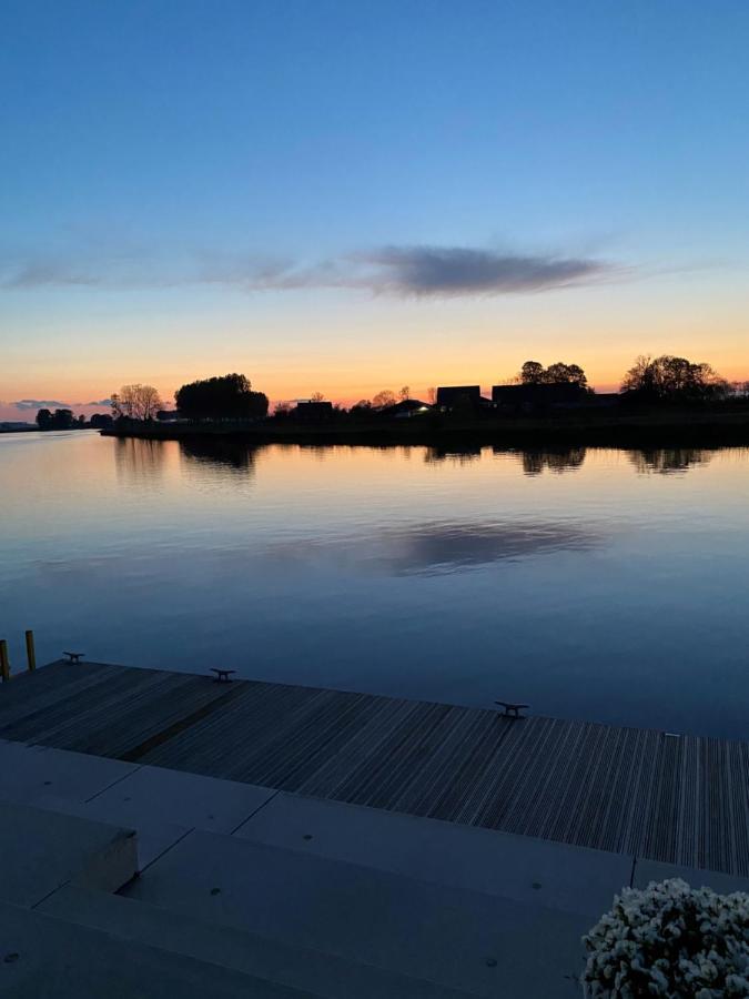 B&B Ganzendiep Aan Het Water Grafhorst Luaran gambar