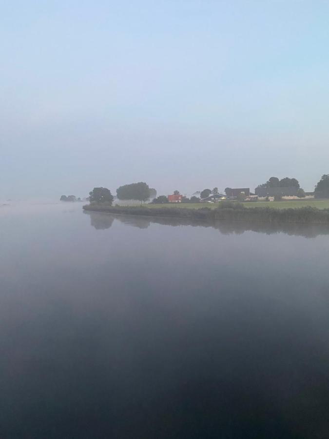 B&B Ganzendiep Aan Het Water Grafhorst Luaran gambar