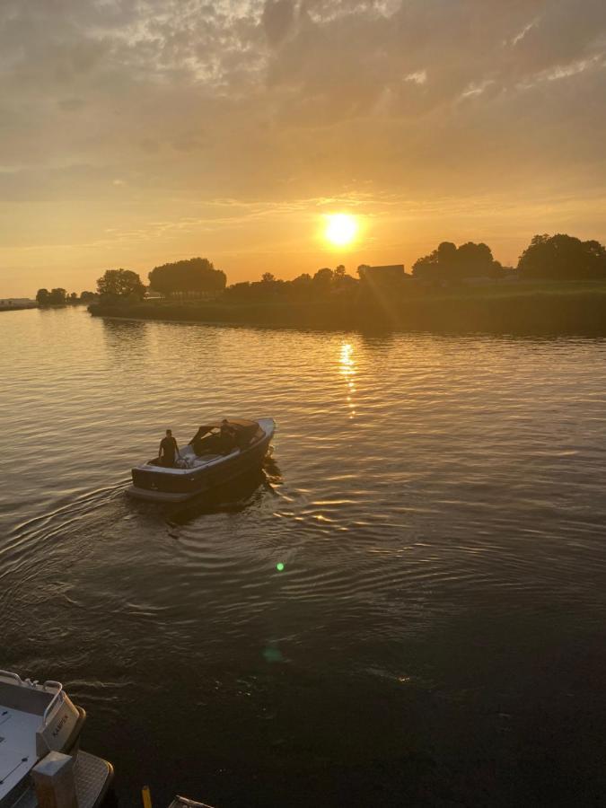 B&B Ganzendiep Aan Het Water Grafhorst Luaran gambar